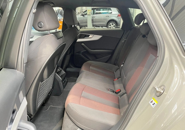 Audi A4 cena 129900 przebieg: 40085, rok produkcji 2020 z Bydgoszcz małe 379